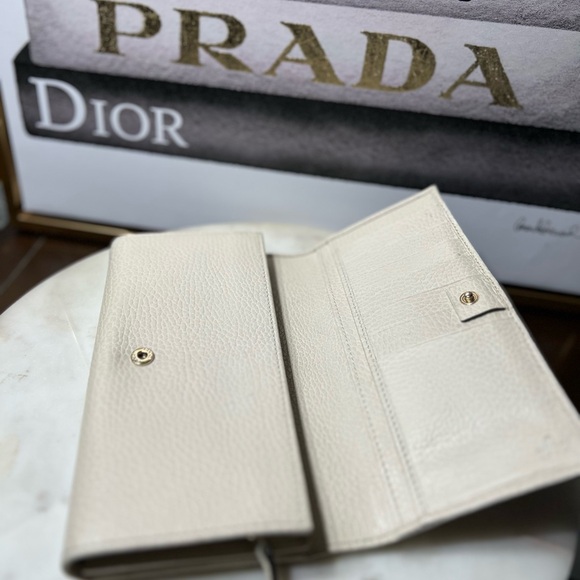 GUCCI Swing Continental Long Wallet Ivory color EUC - Picture 5 of 9